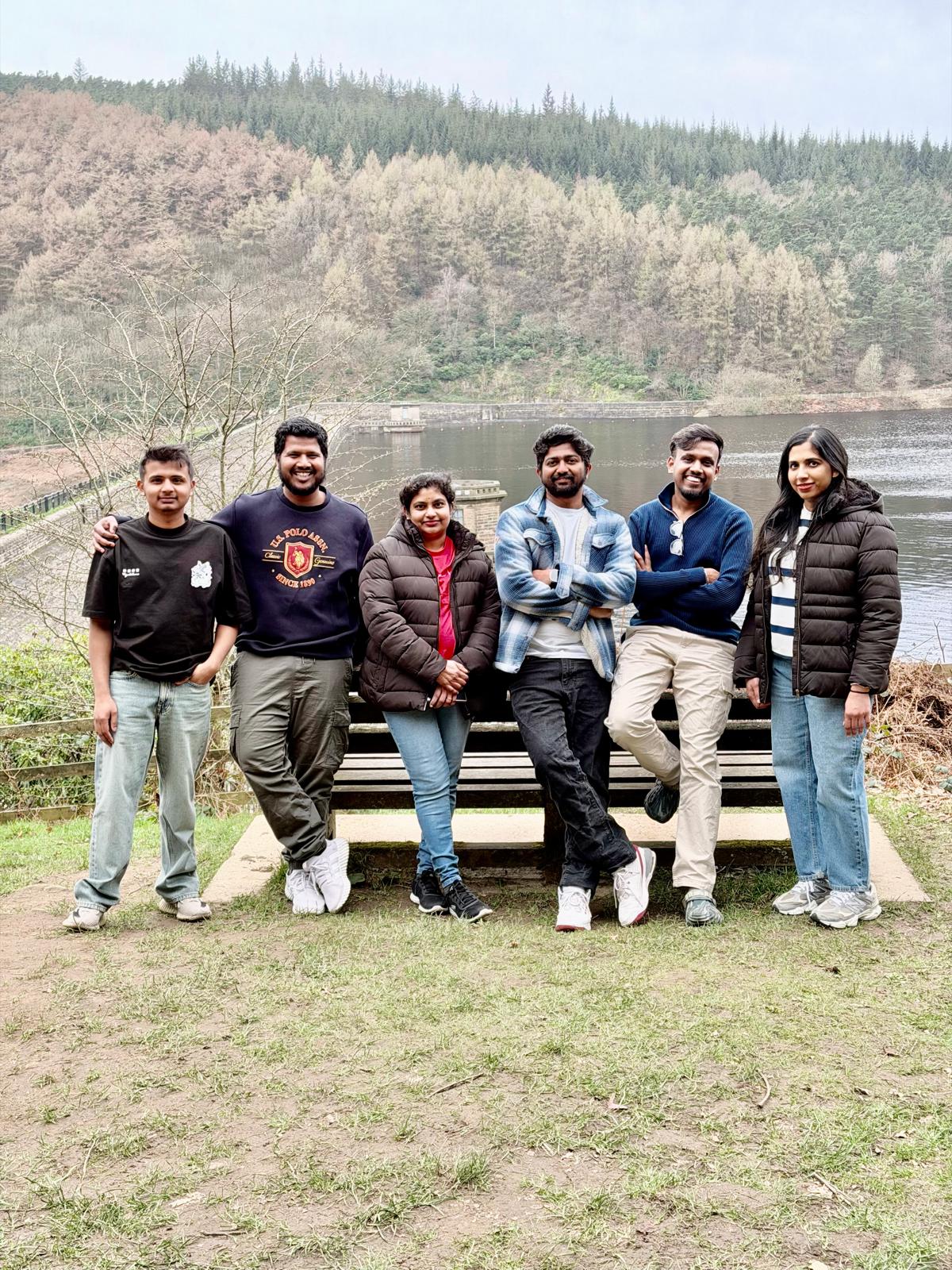 TravelBuddy Group by the lake